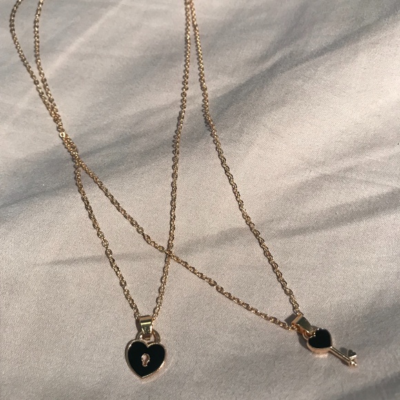 Heart and Heart Key Necklace Set in Gold Tone - New, never worn - Picture 8 of 13